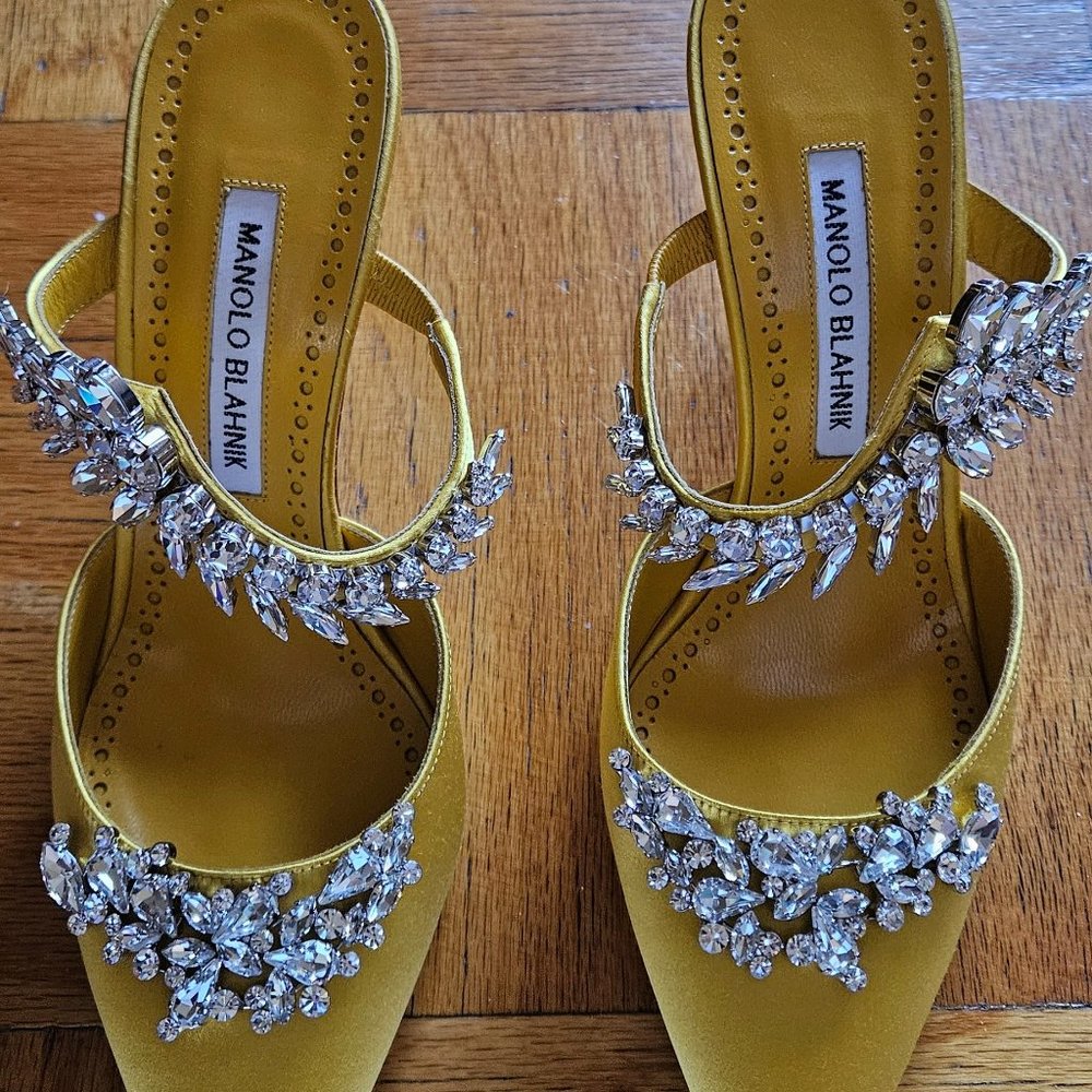 BRAND NEW MANOLO BLAHNIK Lurum 90 mm in Yellow Satin EU 39/US 8 or 8.5